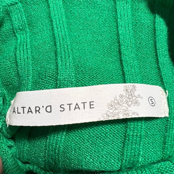 Altar’d State Size Small Kelly Green Ribbed Mock Neck Cropped Knit Sweater - Picture 3 of 4